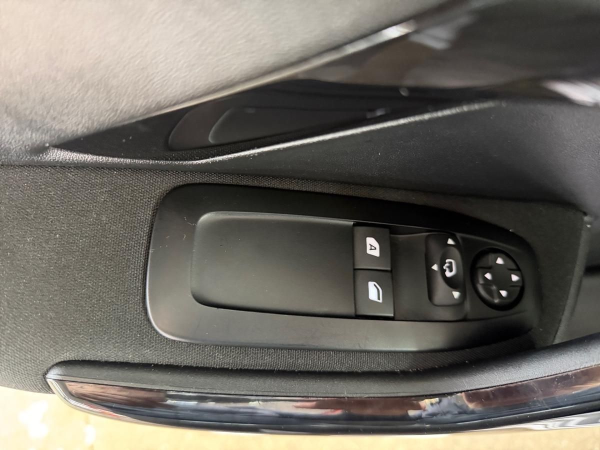 peugeot-208-2018-gasolina-1199cc