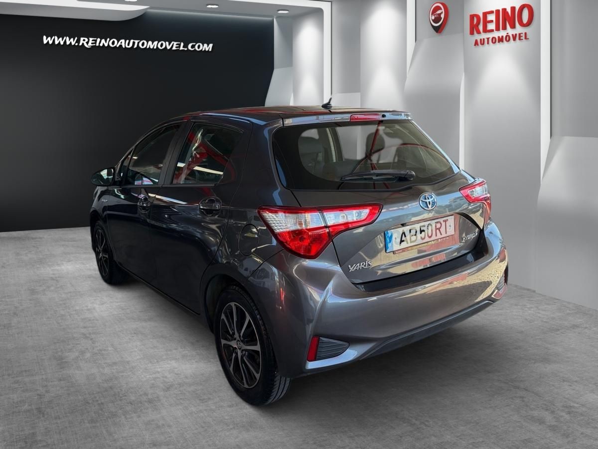 toyota-yaris-2020-hibrido-a-gasolina-1497cc