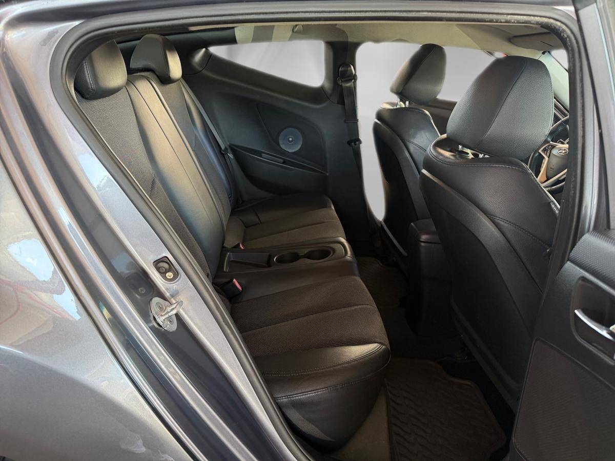 hyundai-veloster-2011-gasolina-1591cc