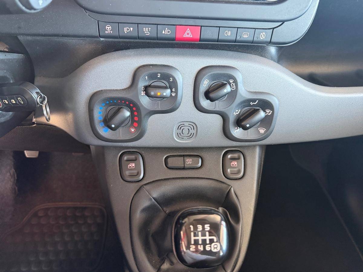 fiat-panda-2023-hibrido-a-gasolina-10cc