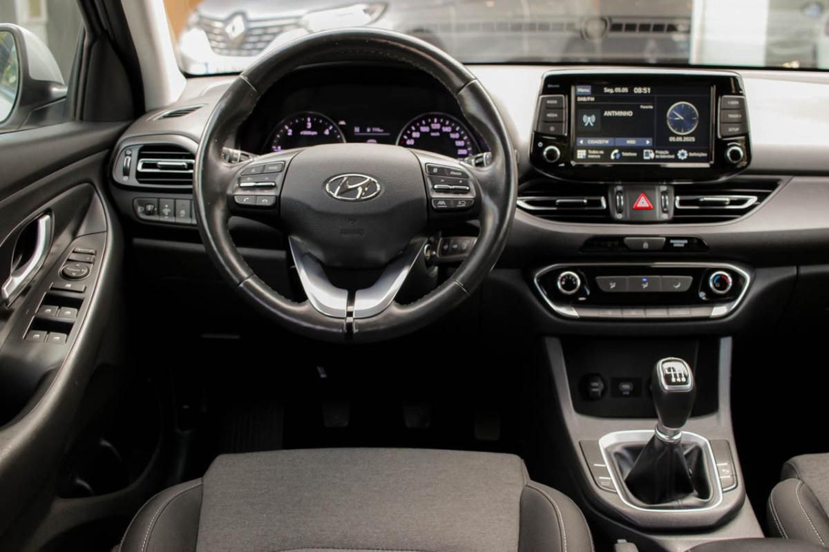 hyundai-i30-sw-2021-diesel-1598cc