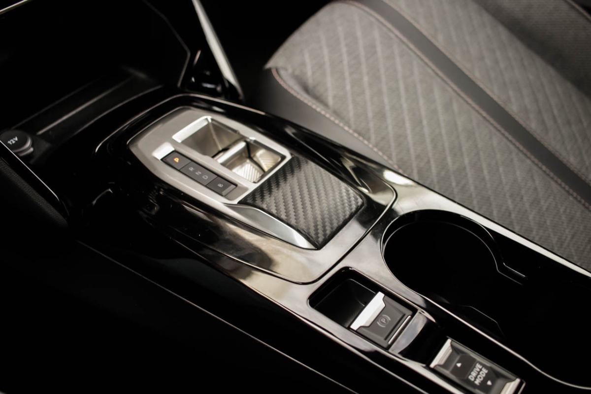peugeot-e-2008-2024-eletrico-0cc