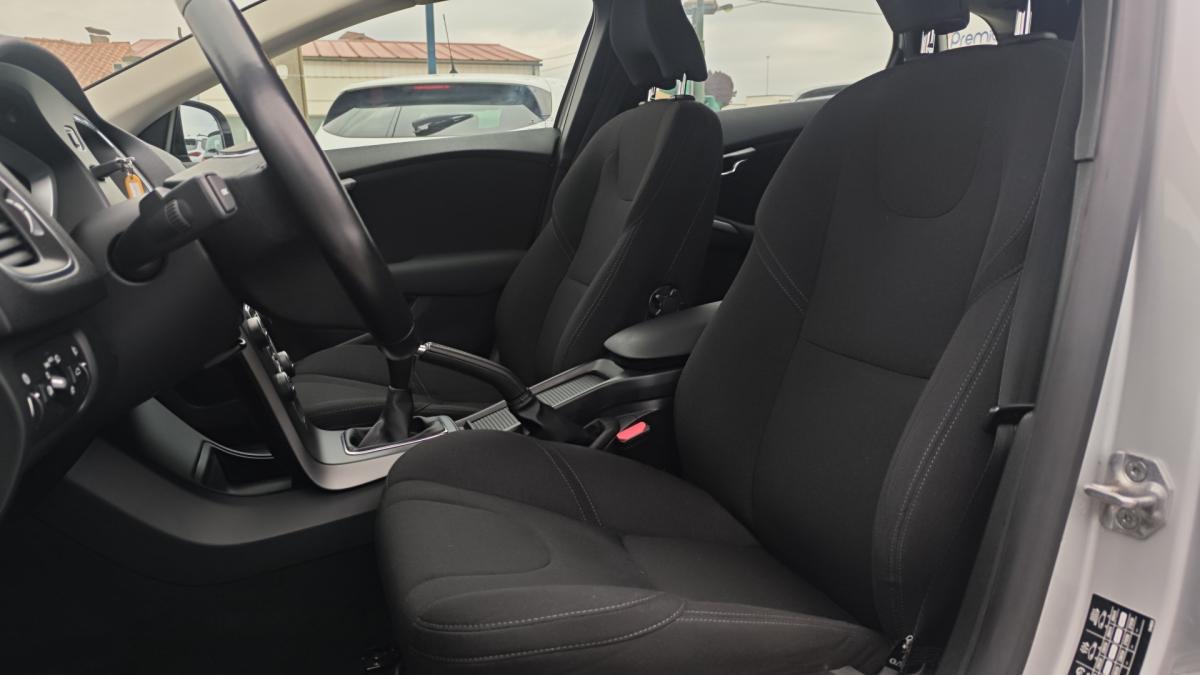 volvo-v40-2015-diesel-1560cc