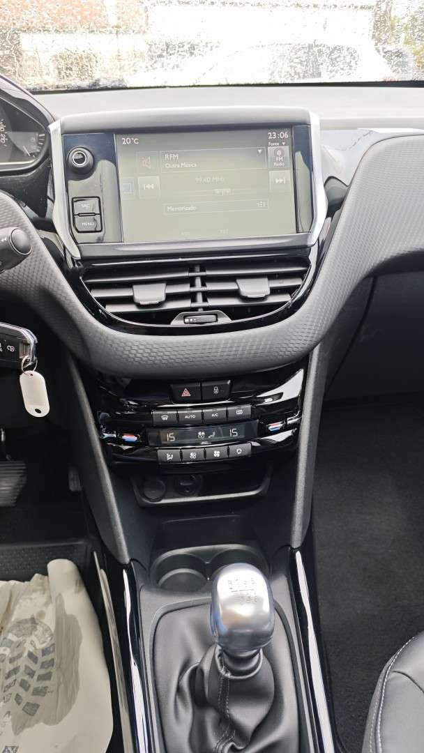 peugeot-2008-2017-diesel-1560cc