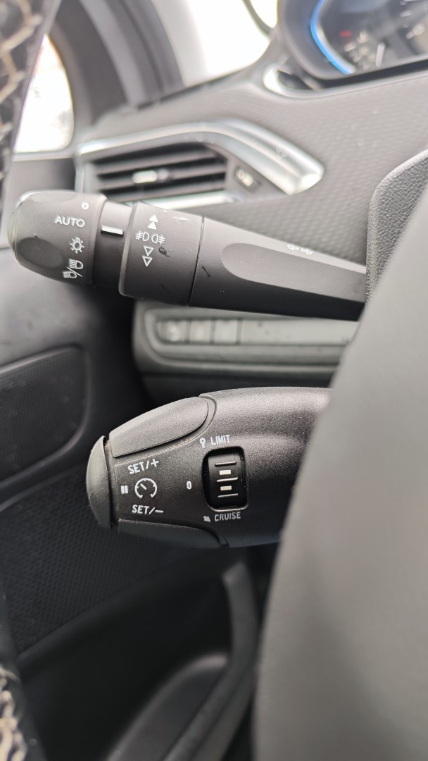 peugeot-2008-2017-diesel-1560cc