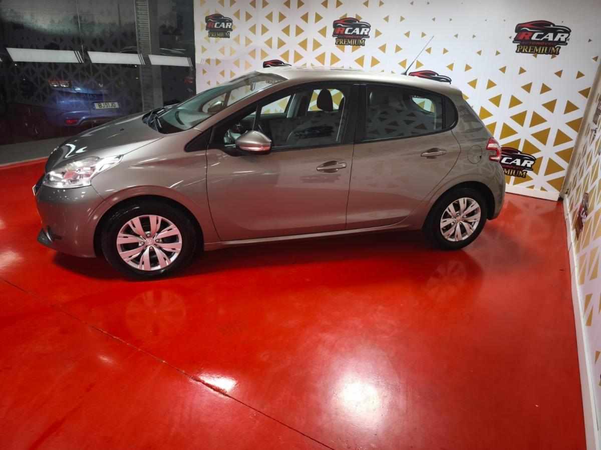 peugeot-208-1-6-e-hdi-2014-diesel-1560cc
