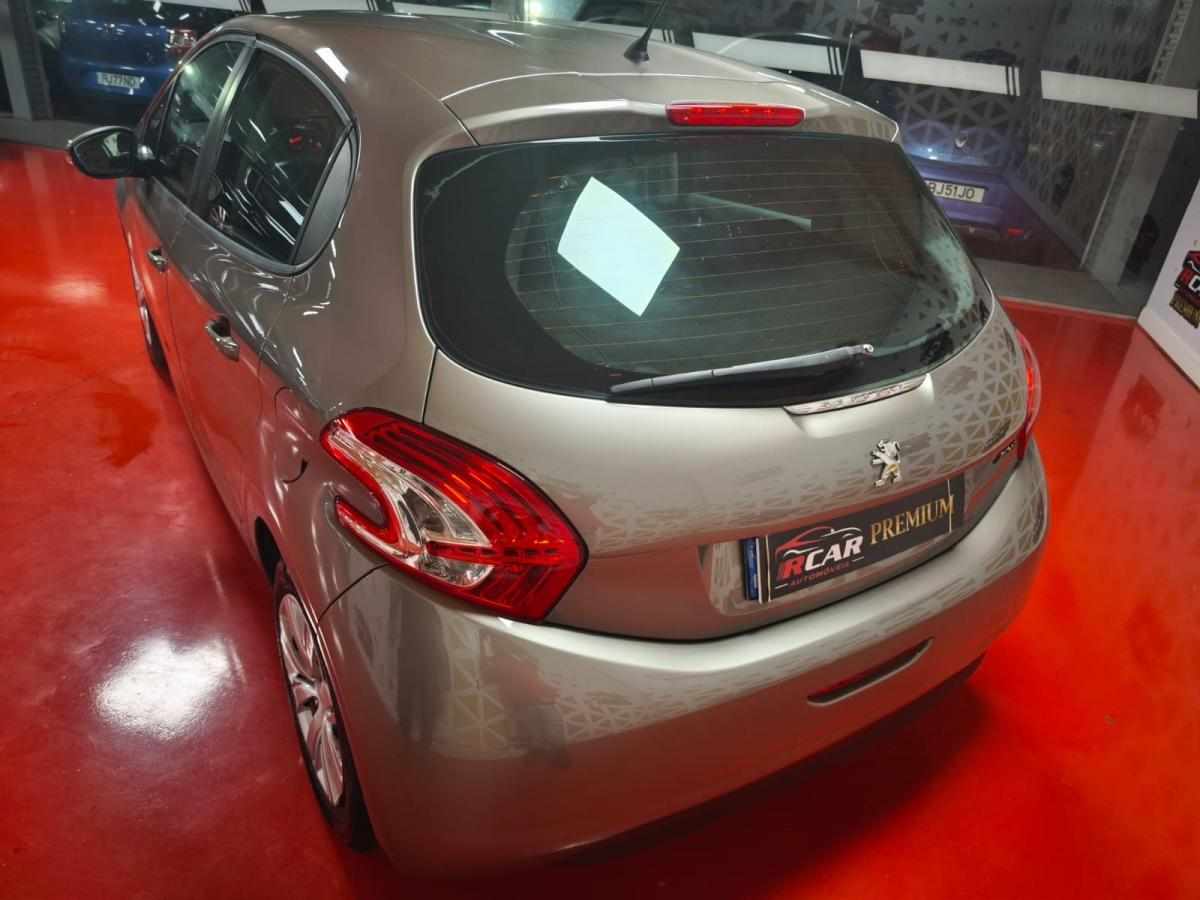 peugeot-208-1-6-e-hdi-2014-diesel-1560cc