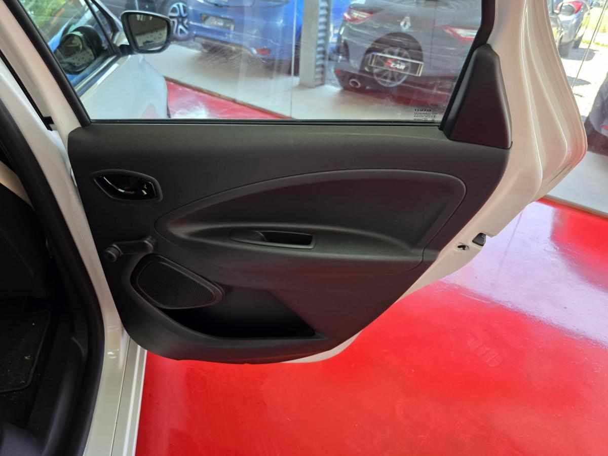 renault-zoe-2022-eletrico