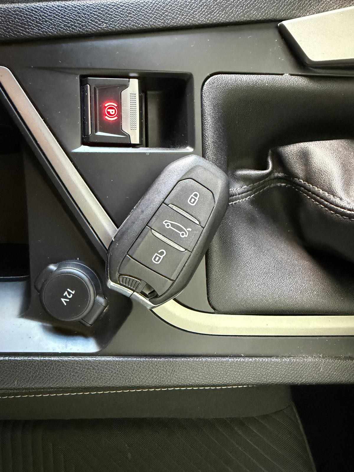peugeot-308-sw-2022-diesel-1499cc