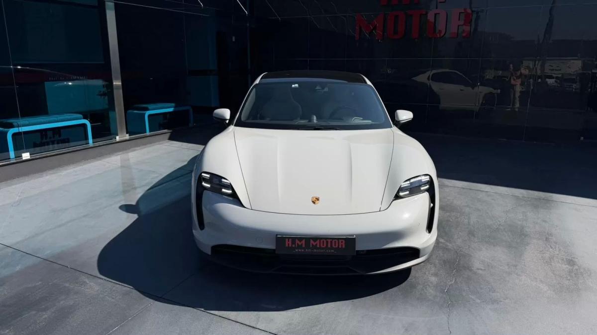 porsche-taycan-2021-eletrico-0cc