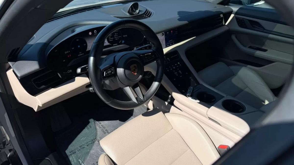 porsche-taycan-2021-eletrico-0cc