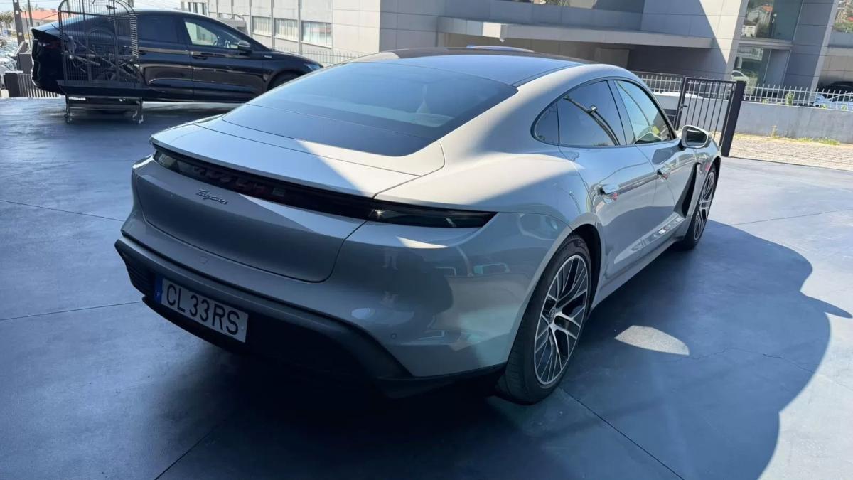 porsche-taycan-2021-eletrico-0cc