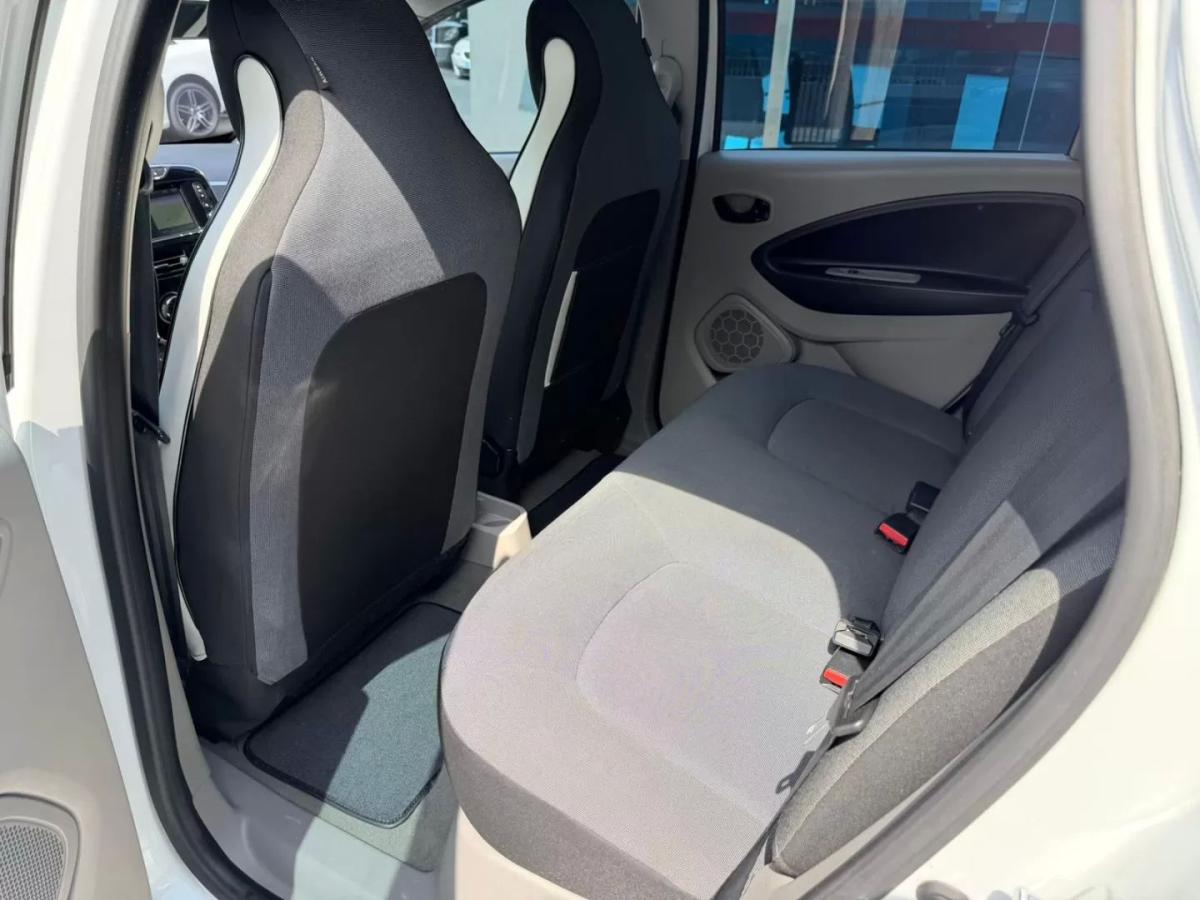 renault-zoe-2015-eletrico-200cc