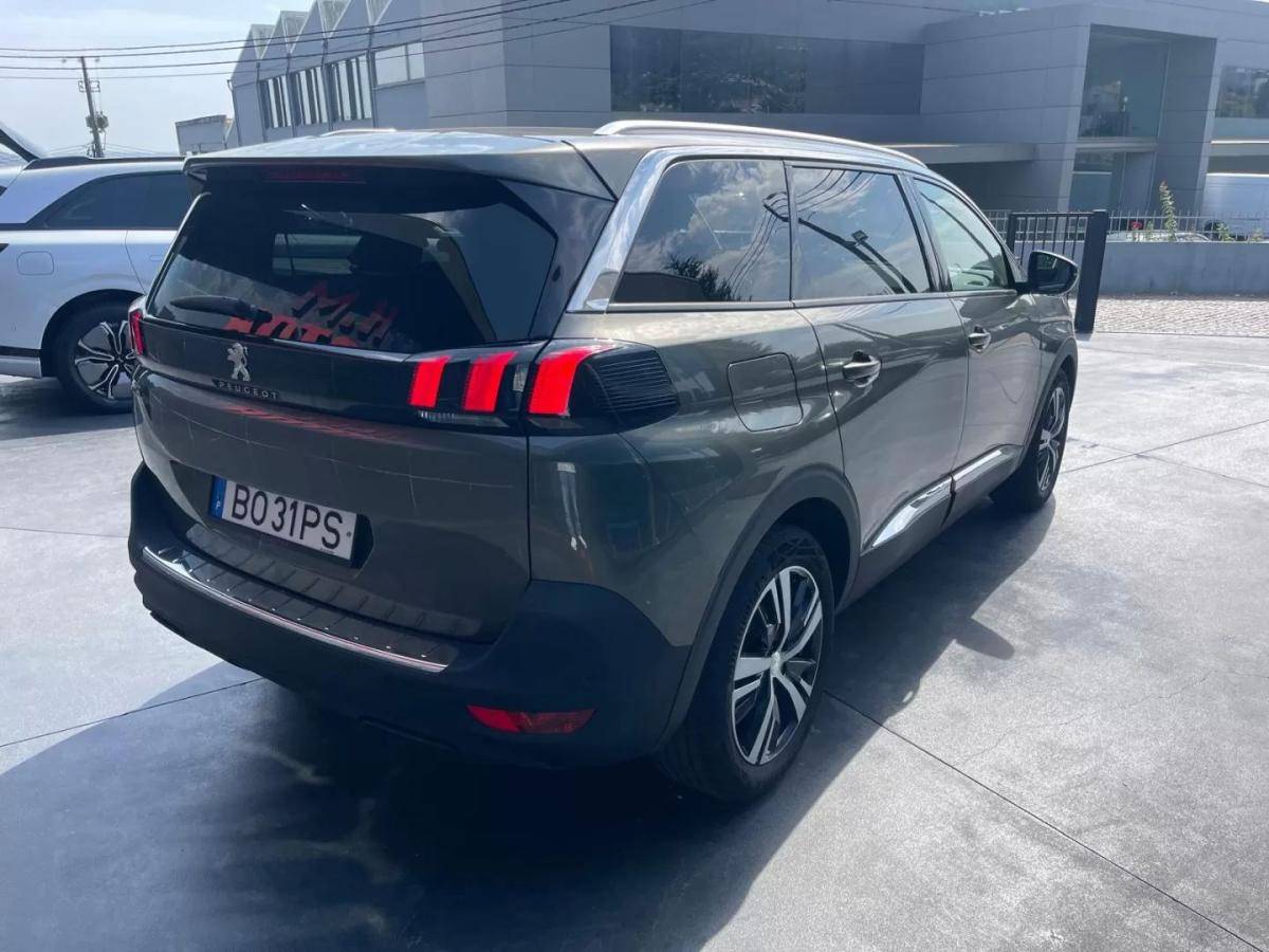 peugeot-5008-2019-gasolina-1199cc