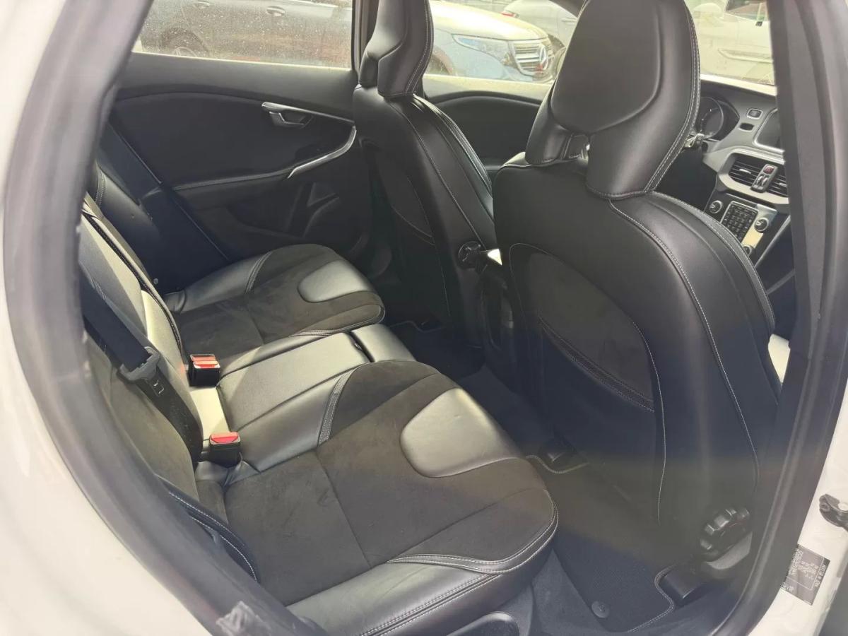 volvo-v40-2015-diesel-1969cc