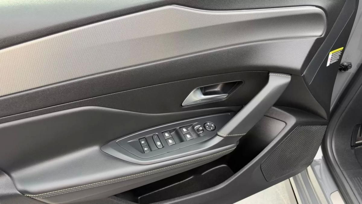 peugeot-308-2024-hibrido-1598cc