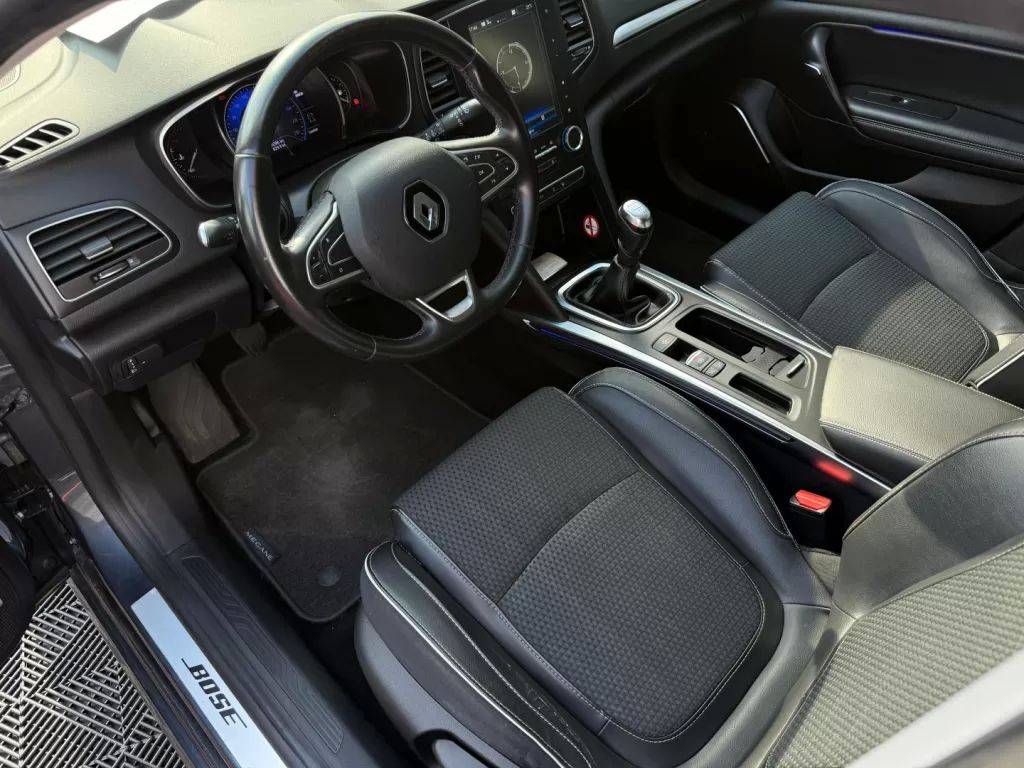 renault-megane-sport-tourer-2019-diesel-1461cc