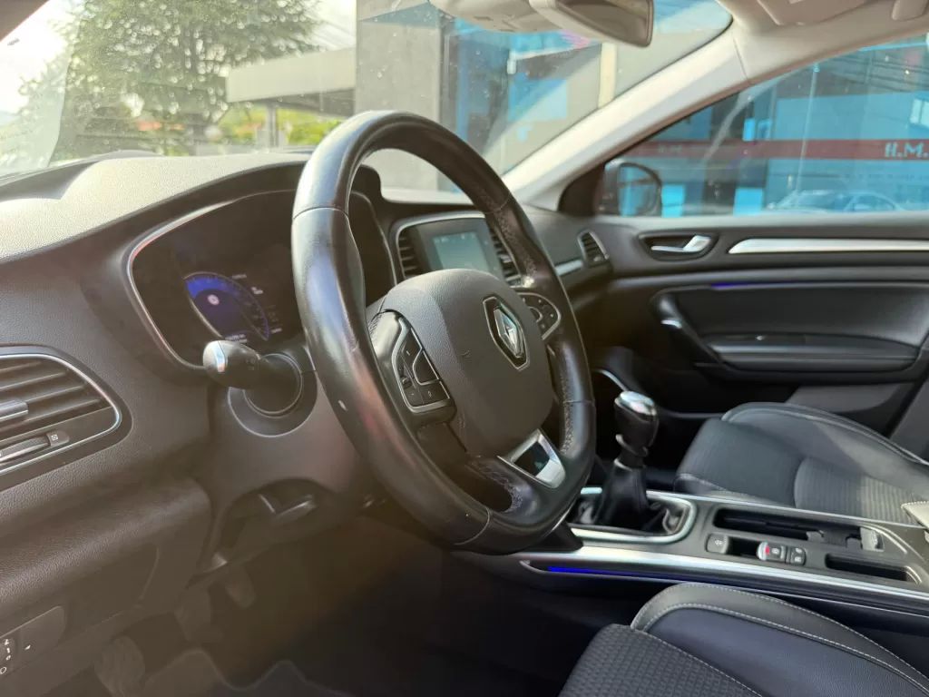 renault-megane-sport-tourer-2019-diesel-1461cc