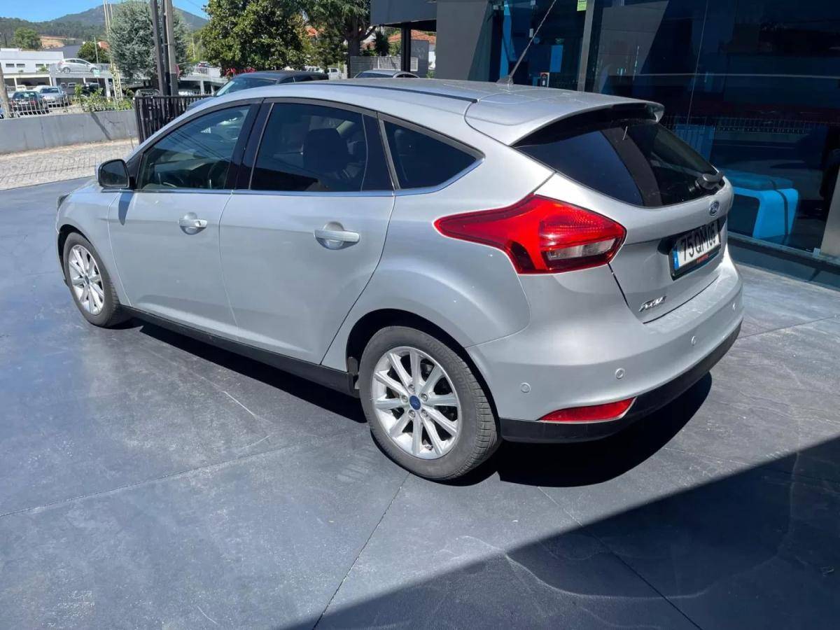 ford-focus-2015-gasolina-998cc