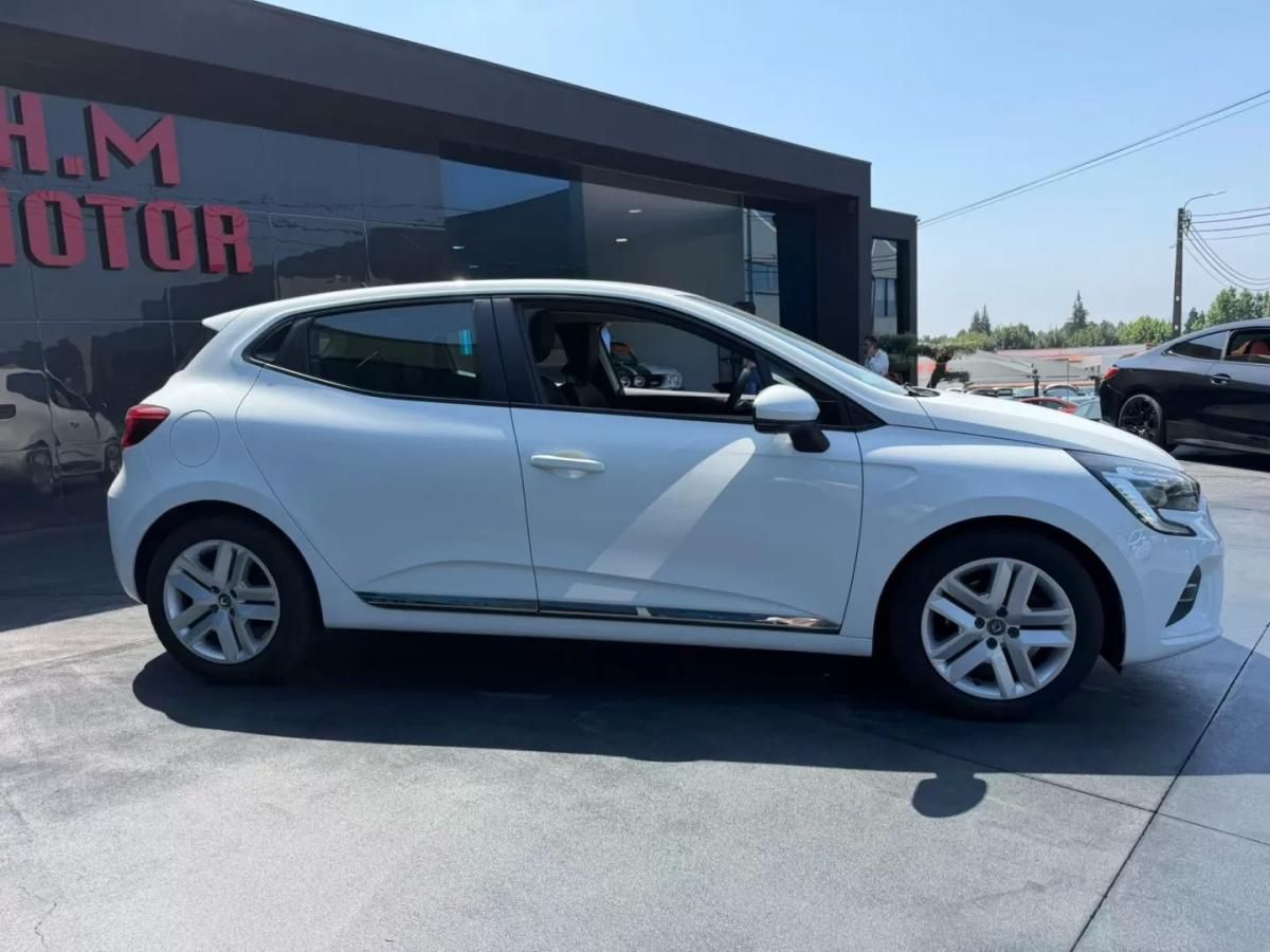 renault-clio-2022-hibrido-a-gasolina-1598cc