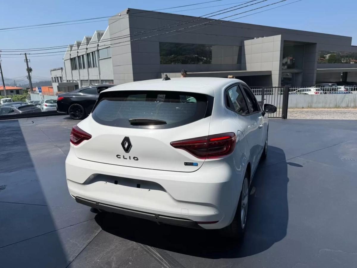 renault-clio-2022-hibrido-a-gasolina-1598cc