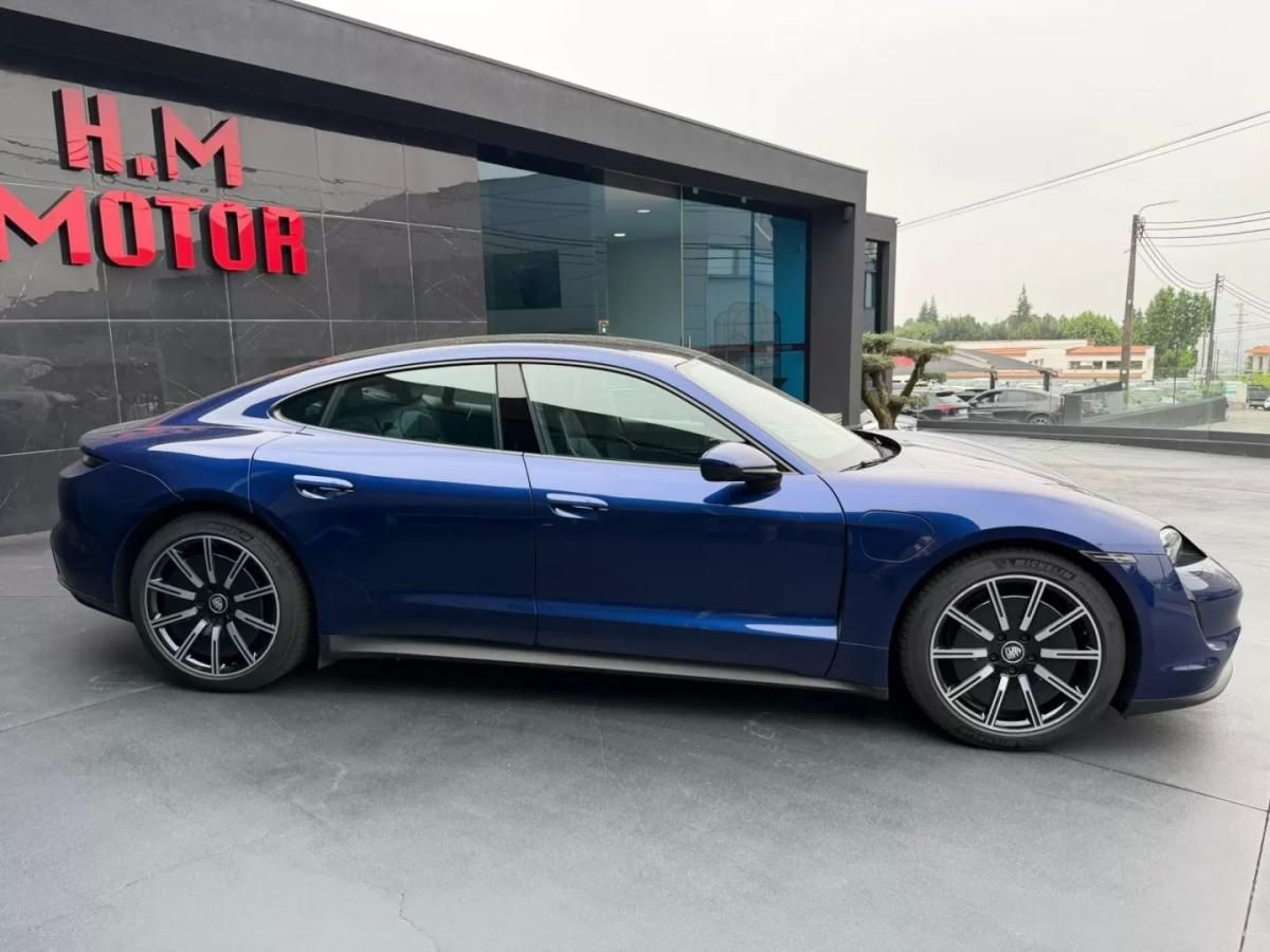 porsche-taycan-2022-eletrico-200cc