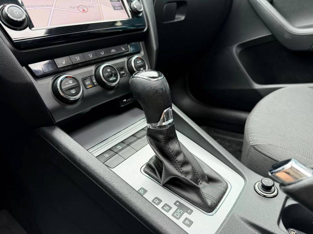 skoda-octavia-break-2015-diesel-1968cc