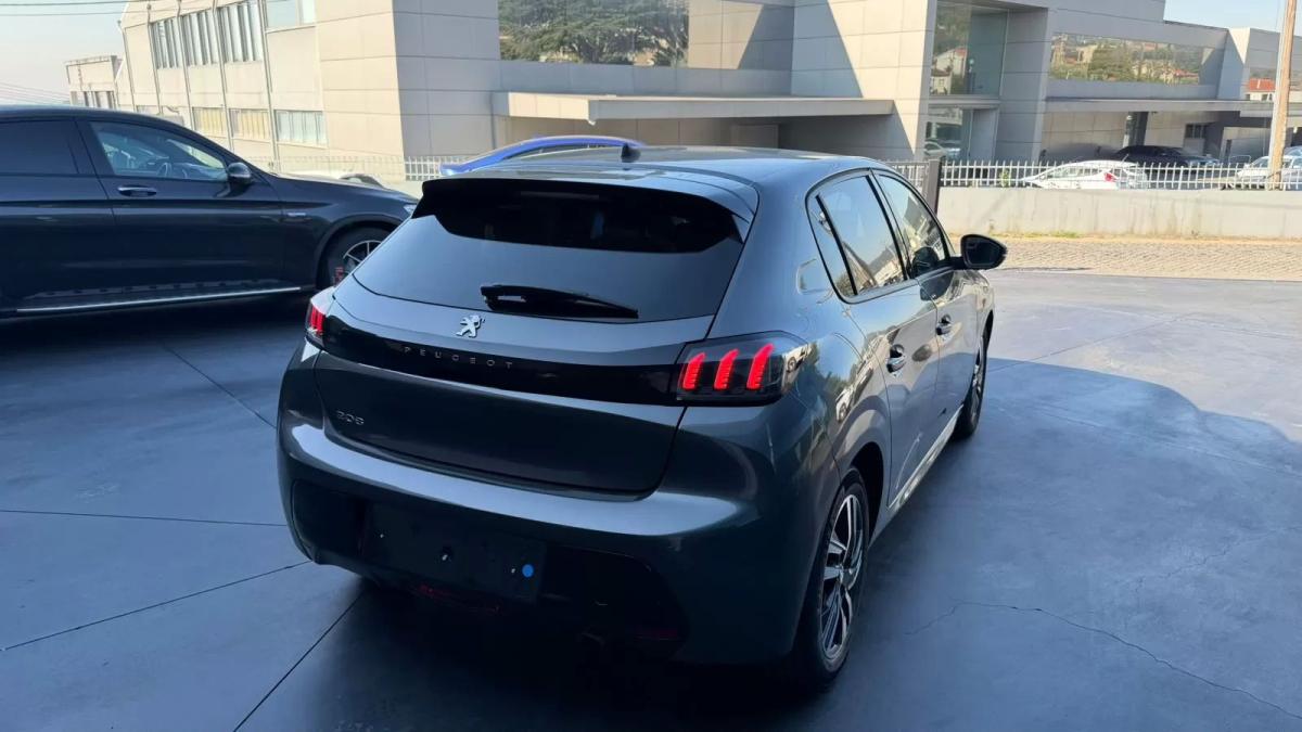 peugeot-208-2022-gasolina-1199cc