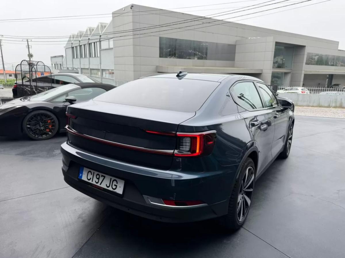 polestar-2-2023-eletrico-200cc