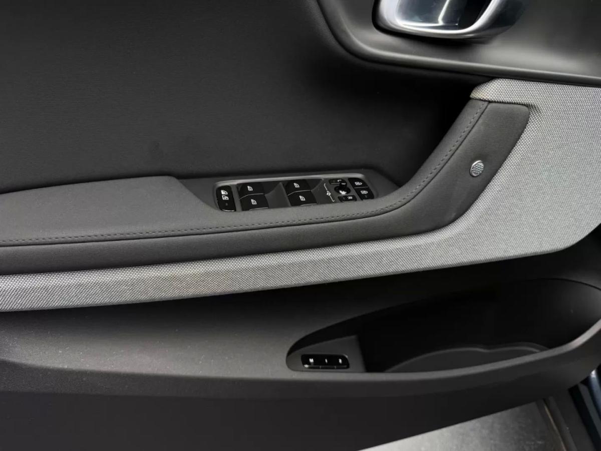 polestar-2-2023-eletrico-200cc