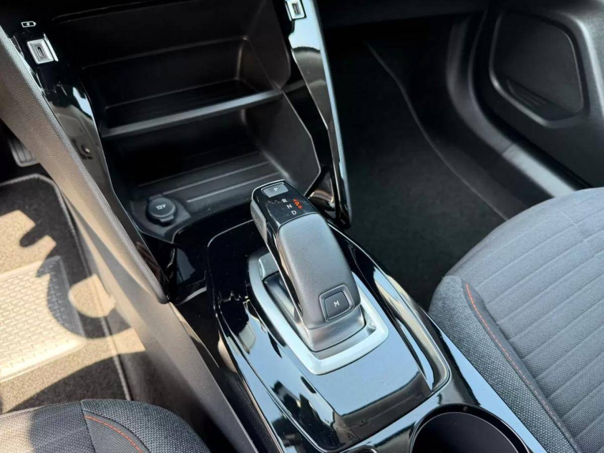 peugeot-2008-2022-gasolina-1199cc