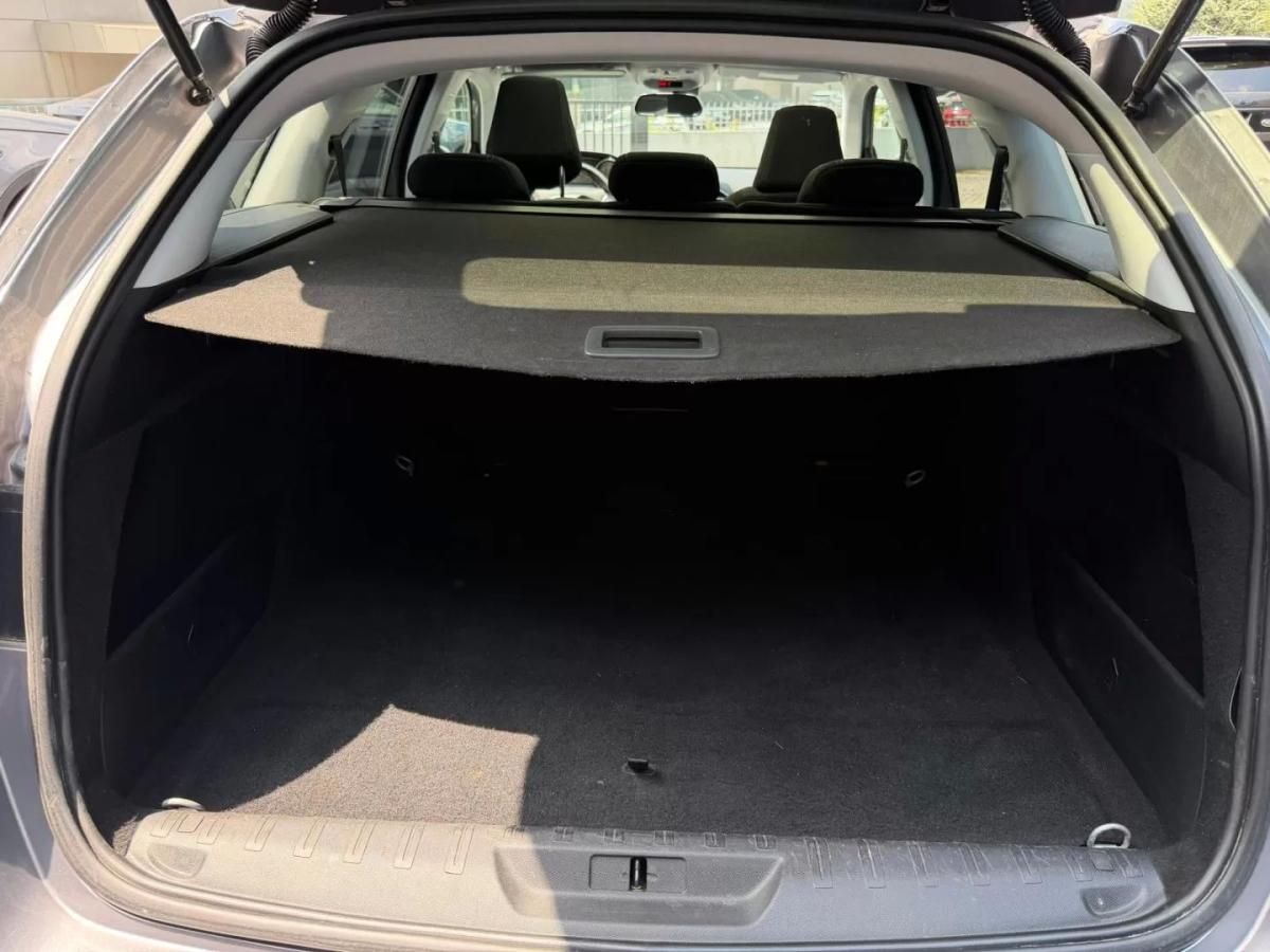 peugeot-308-sw-2015-diesel-1560cc