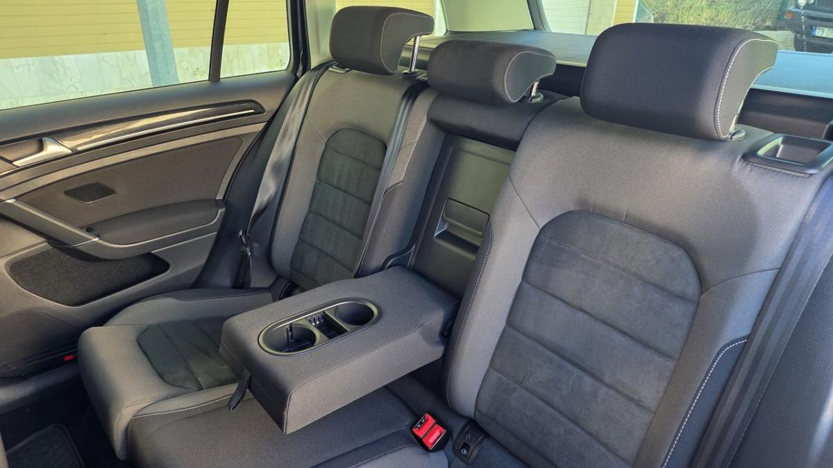 volkswagen-golf-variant-2018-diesel-1598cc