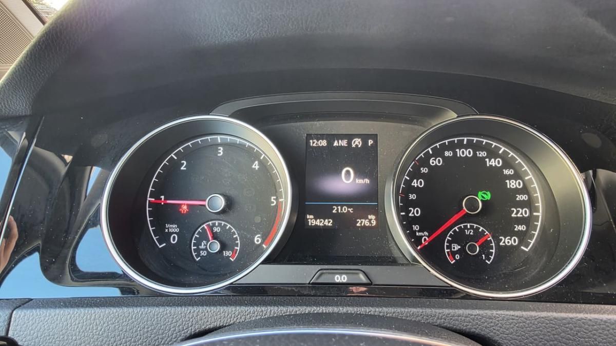 volkswagen-golf-variant-2018-diesel-1598cc