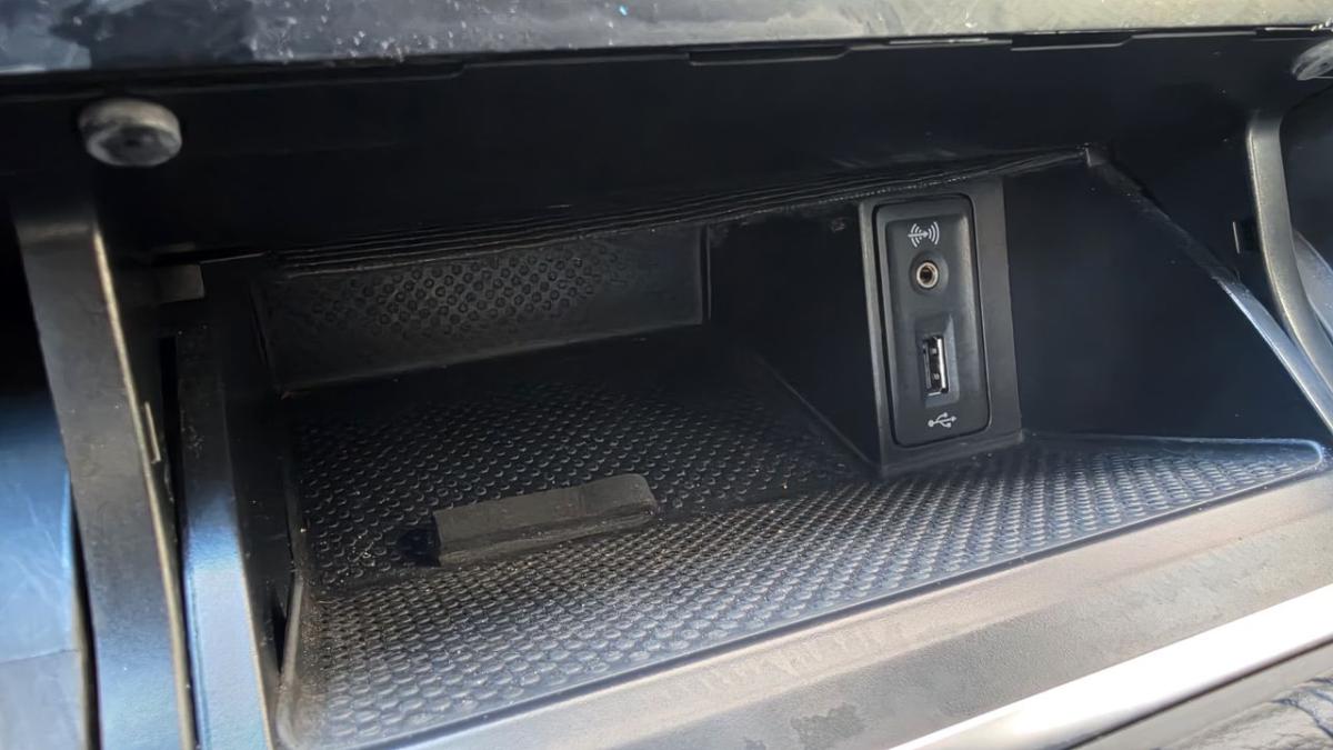 volkswagen-golf-variant-2018-diesel-1598cc