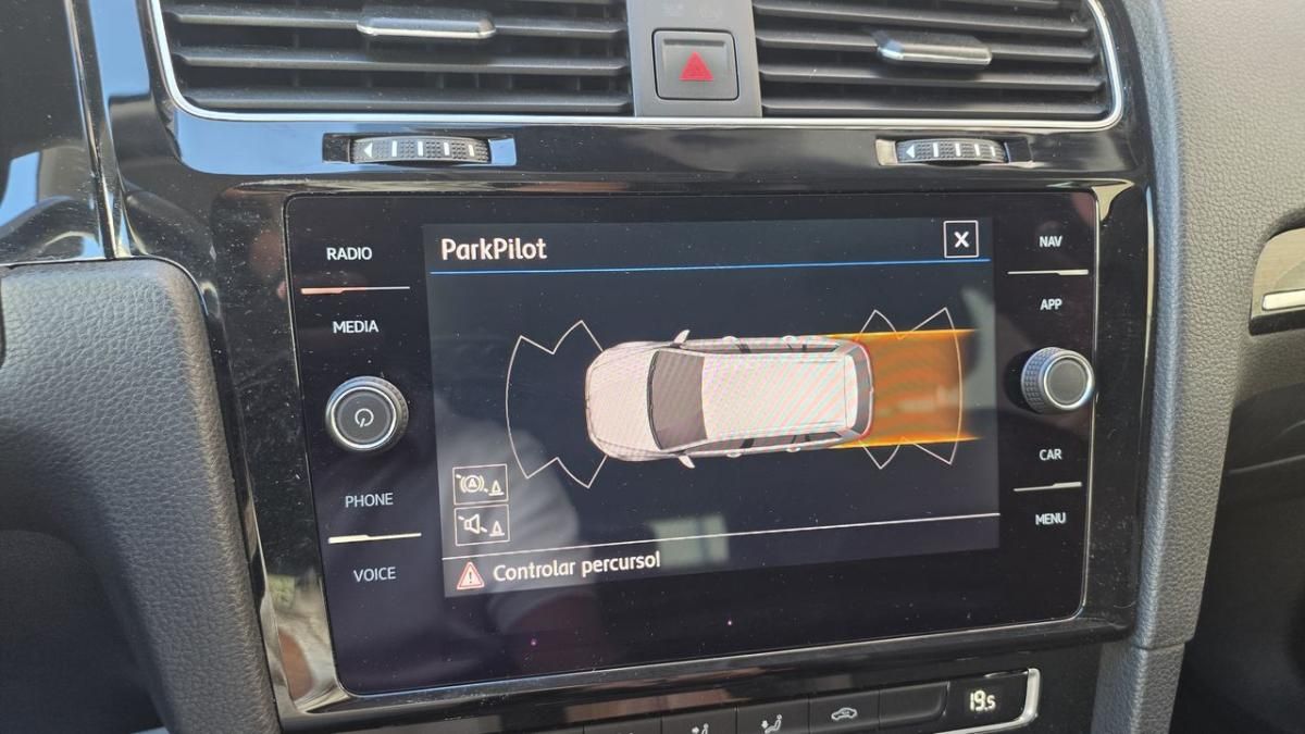 volkswagen-golf-variant-2018-diesel-1598cc