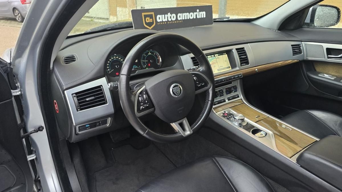 jaguar-xf-sportbrake-2013-diesel-2179cc