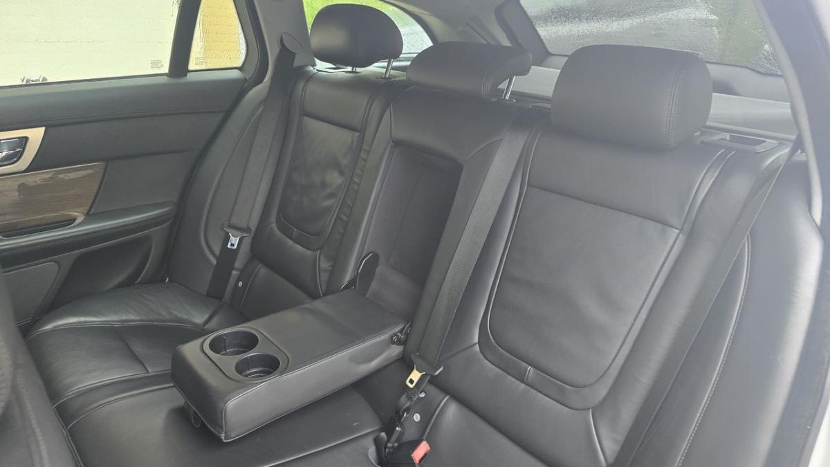jaguar-xf-sportbrake-2013-diesel-2179cc