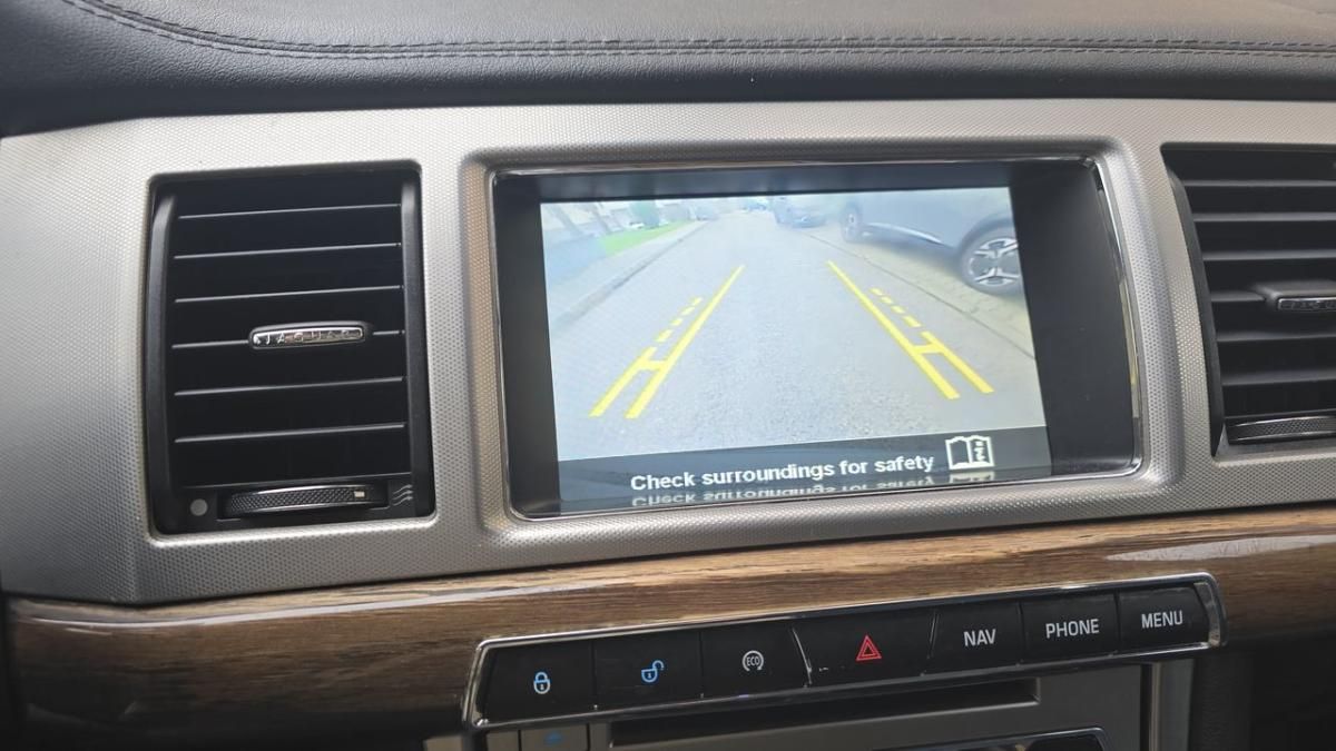 jaguar-xf-sportbrake-2013-diesel-2179cc