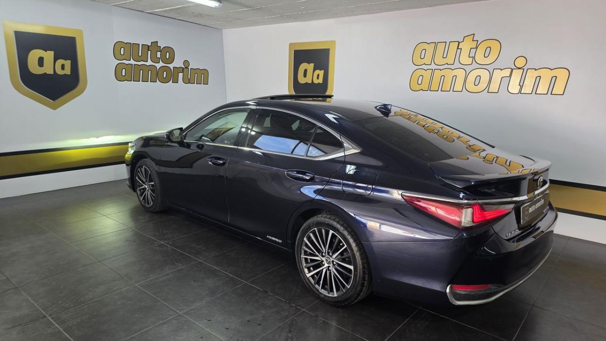 lexus-es-2022-hibrido-a-gasolina-2487cc