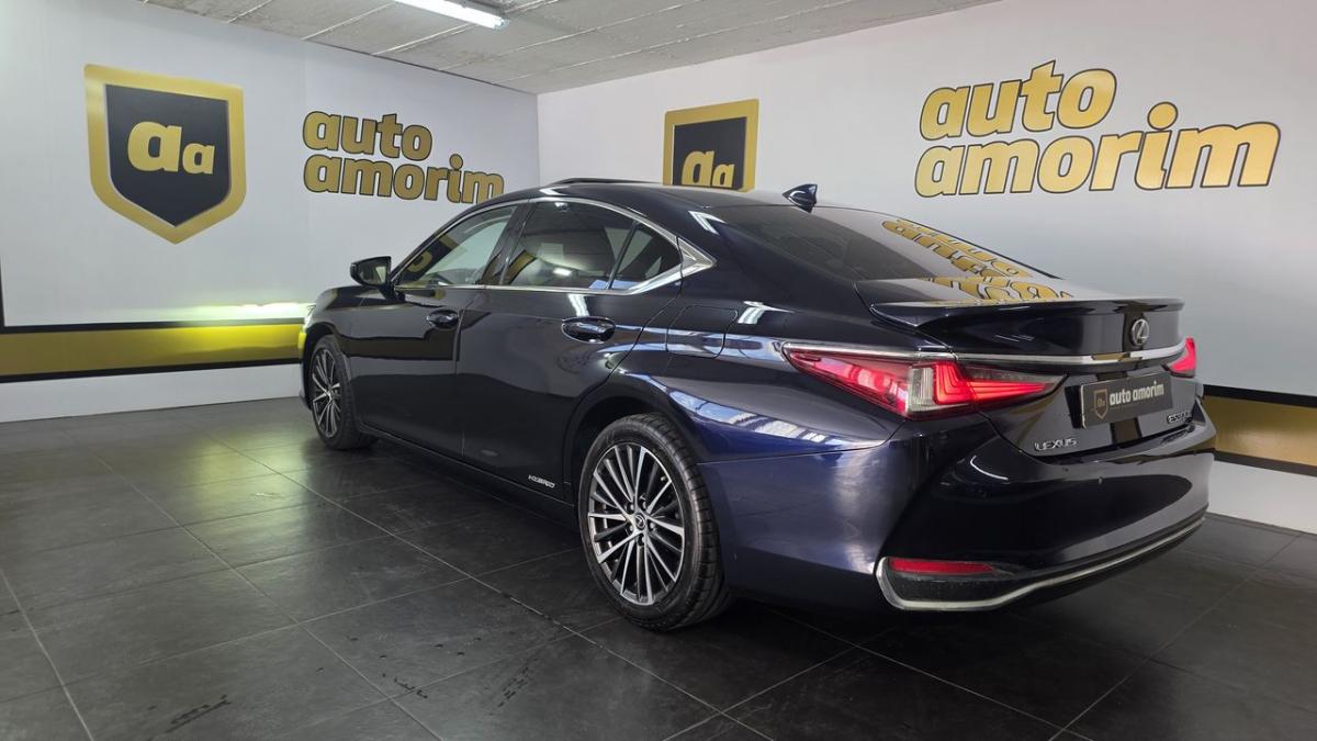 lexus-es-2022-hibrido-a-gasolina-2487cc