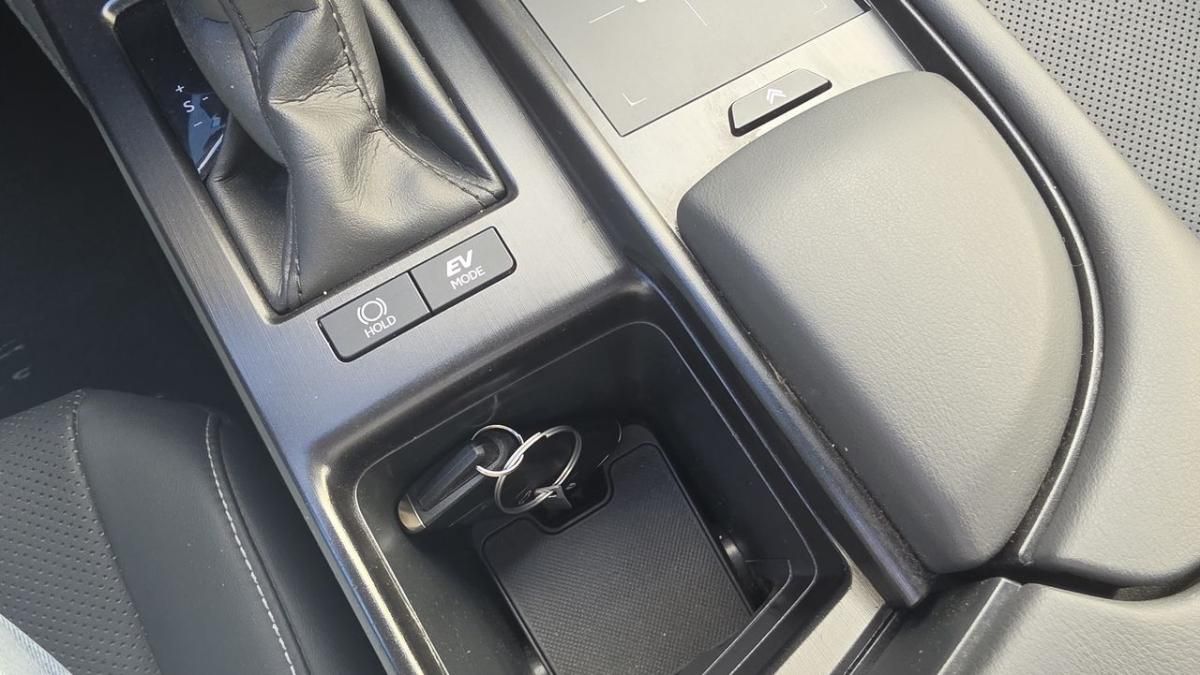 lexus-es-2022-hibrido-a-gasolina-2487cc