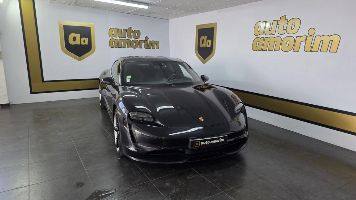 porsche-taycan-2021-eletrico-0cc