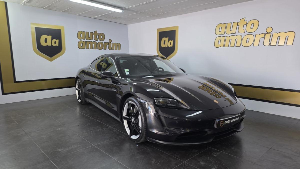 porsche-taycan-2021-eletrico-0cc
