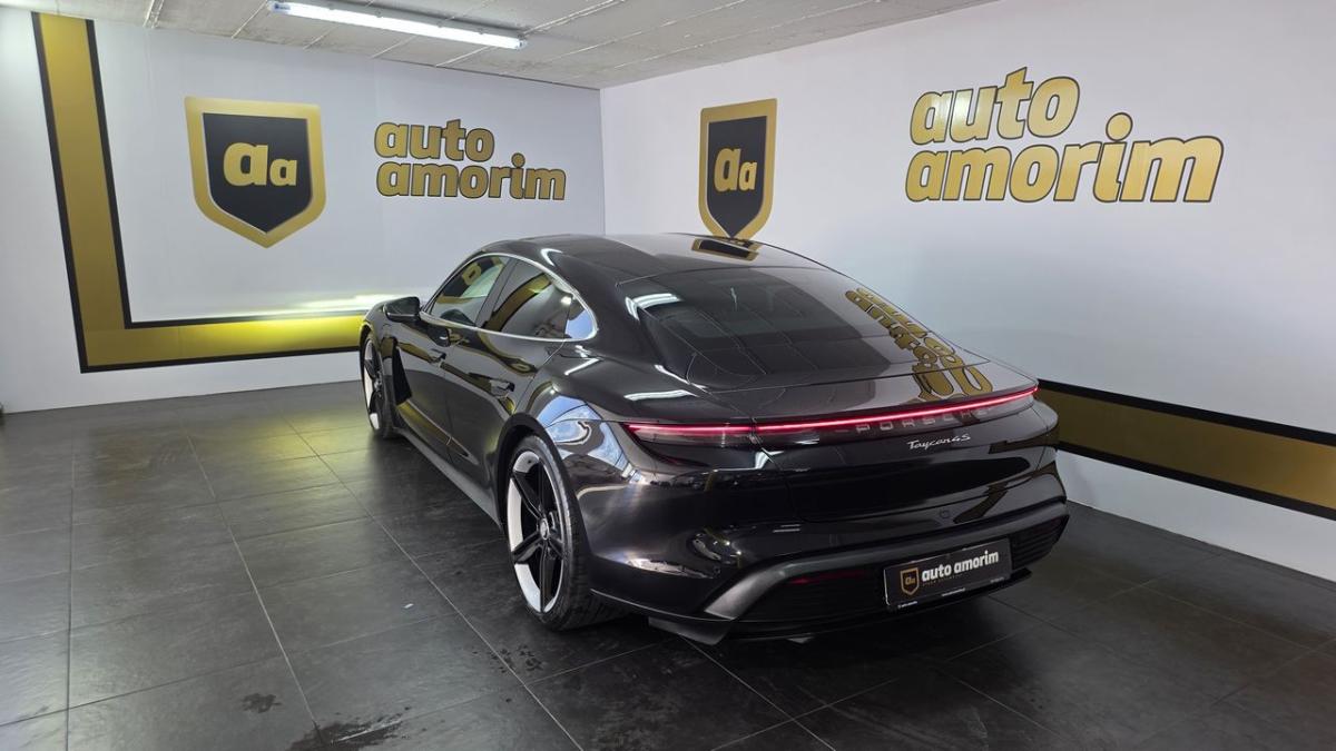 porsche-taycan-2021-eletrico-0cc