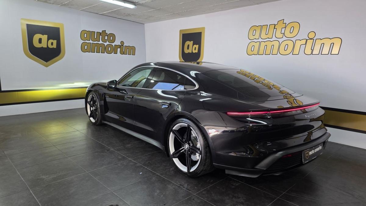 porsche-taycan-2021-eletrico-0cc