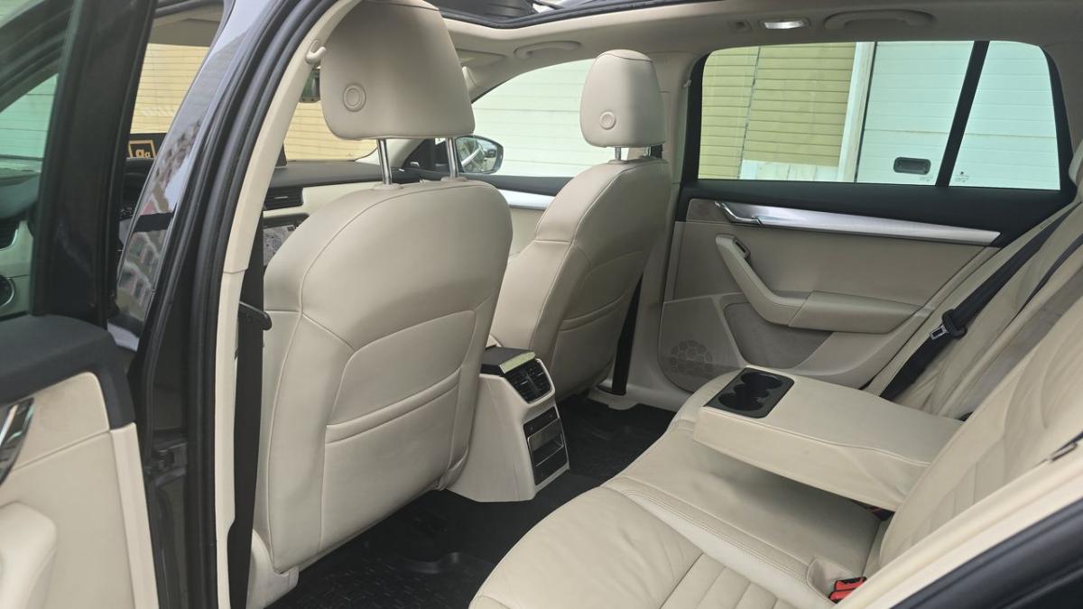 skoda-octavia-break-2015-diesel-1598cc