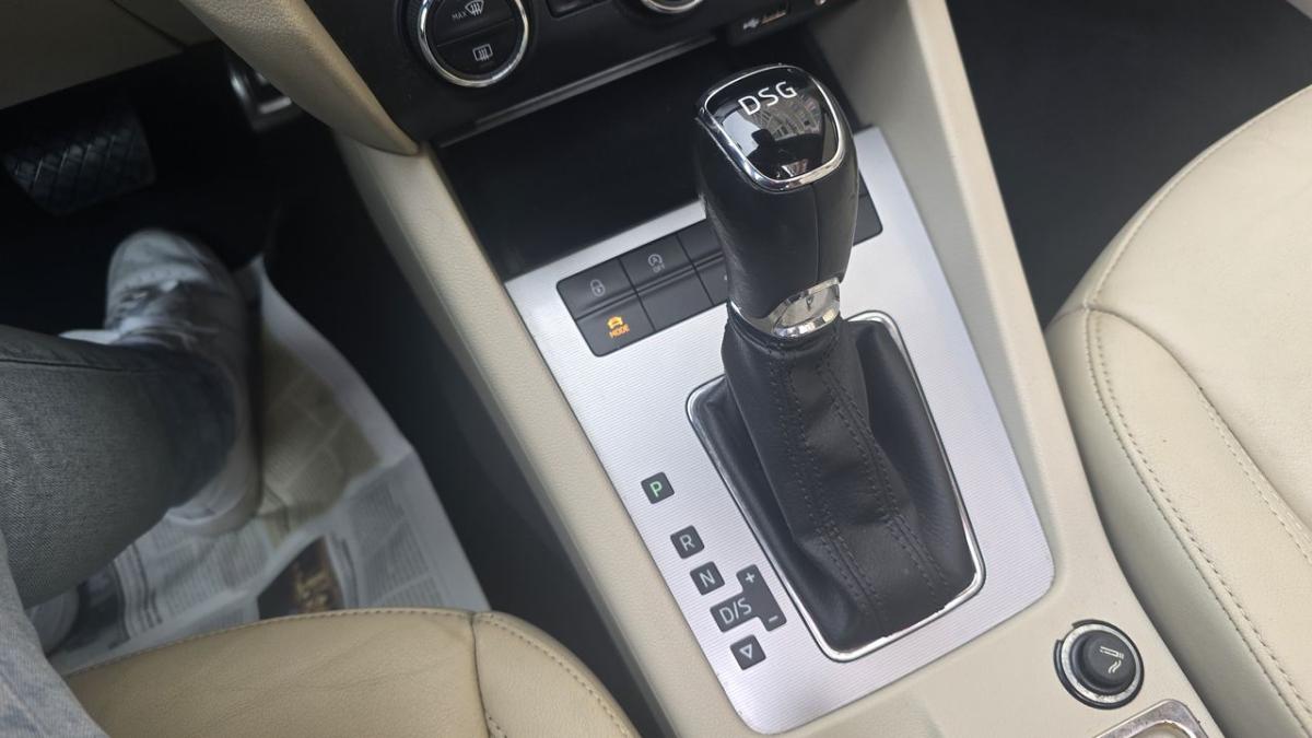 skoda-octavia-break-2015-diesel-1598cc