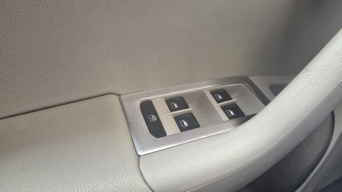 skoda-octavia-break-2015-diesel-1598cc