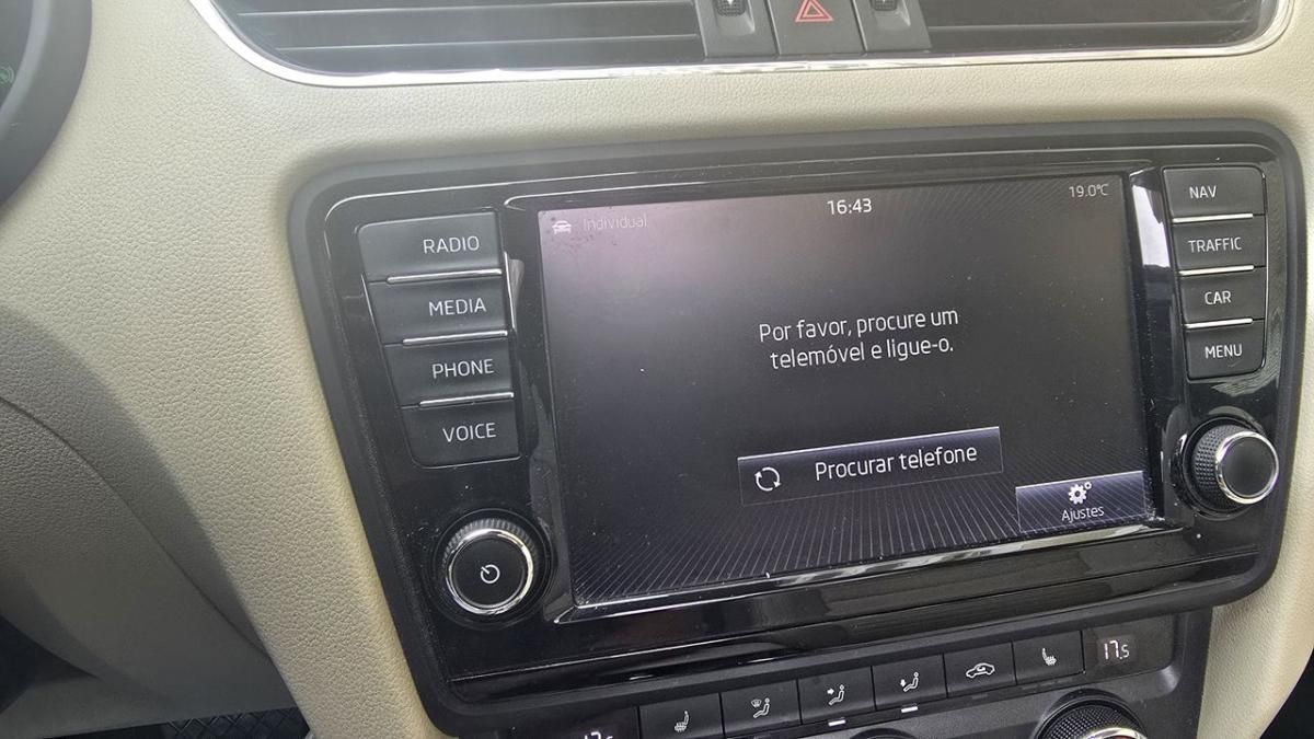 skoda-octavia-break-2015-diesel-1598cc